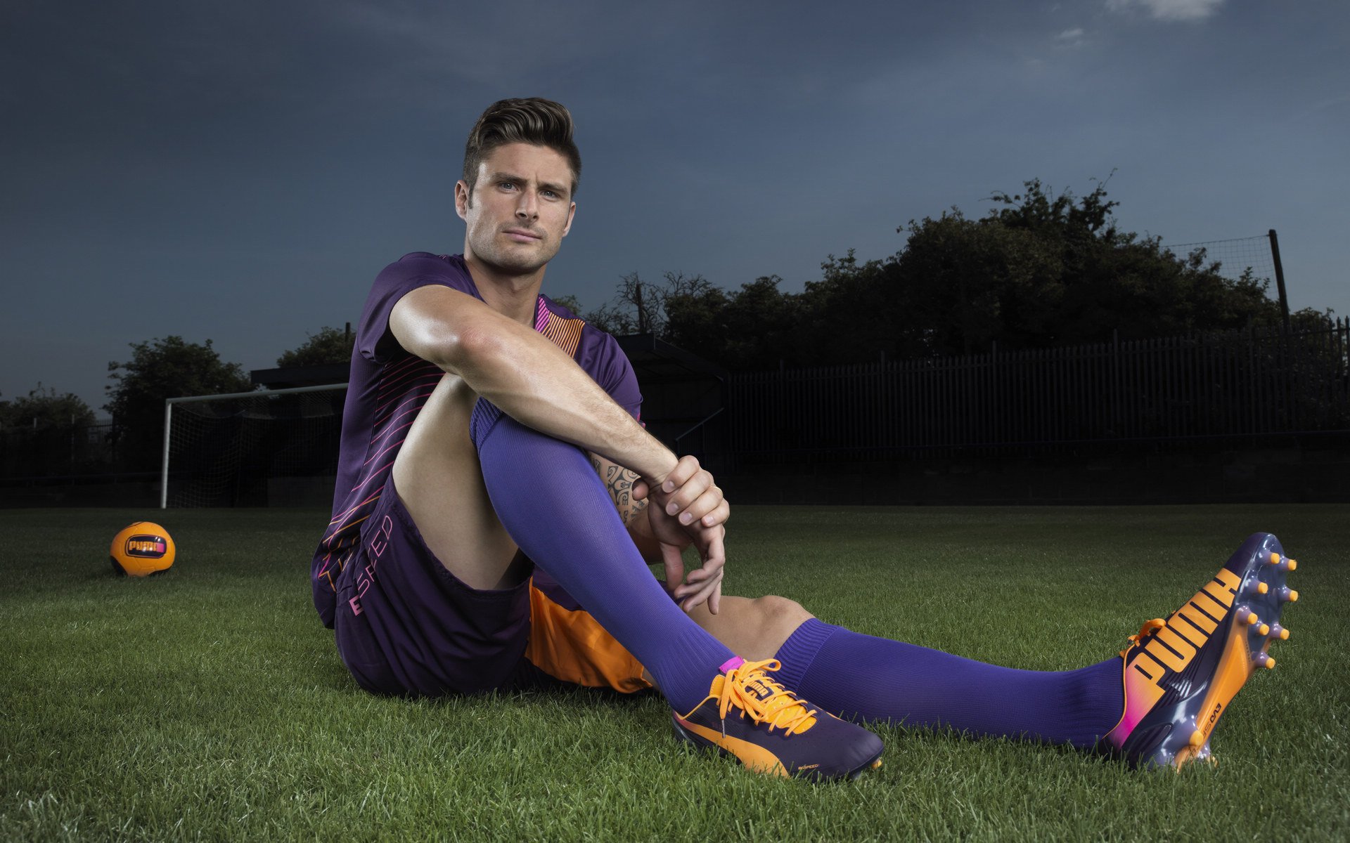 暴雨如注波尔图，单刀折射申花魂，足球世界的蝴蝶风暴，暴雨中的单刀折射，当一粒进球击穿命运的蝴蝶之门